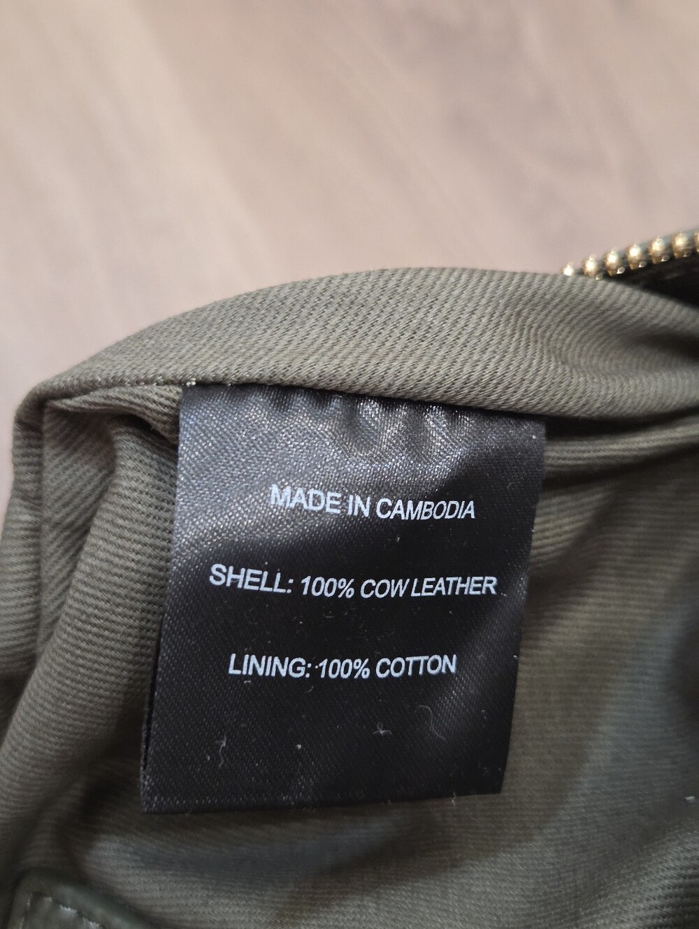 Quince Unisex Italian Pebbled Leather Sling Bag Olive Minimalist Quiet Luxury - Picture 8 of 11